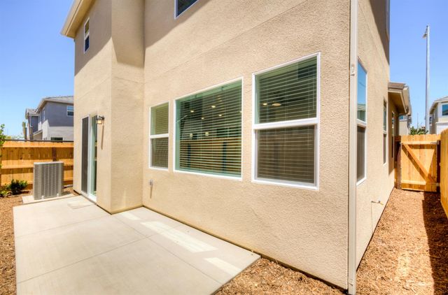 1498 Vintage Lane, Clovis, CA 93619