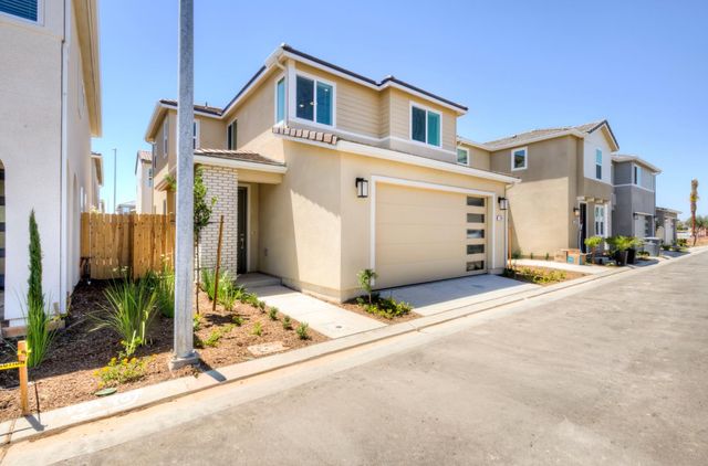 1498 Vintage Lane, Clovis, CA 93619