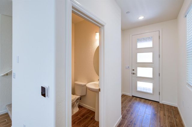 1498 Vintage Lane, Clovis, CA 93619