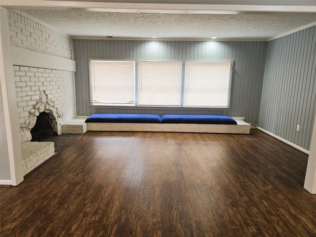 1508 N Roberson Street, Conroe, TX 77301