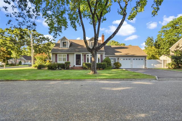 225 Harrison Avenue, Miller Place, NY 11764