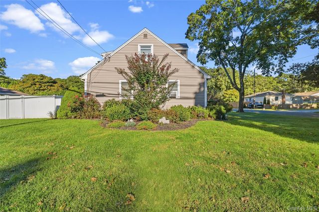225 Harrison Avenue, Miller Place, NY 11764