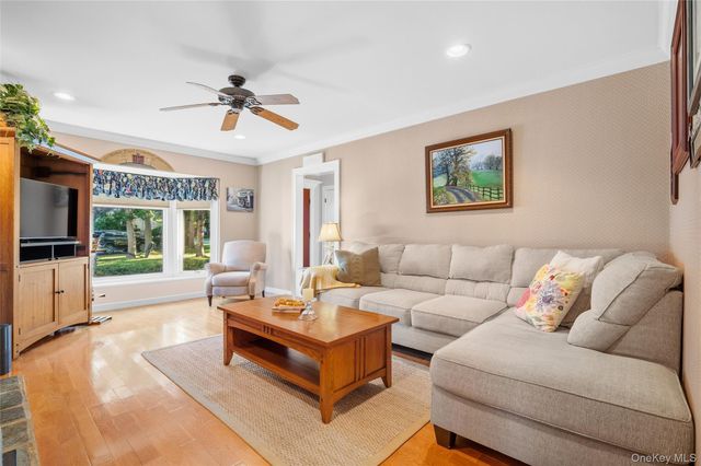 225 Harrison Avenue, Miller Place, NY 11764