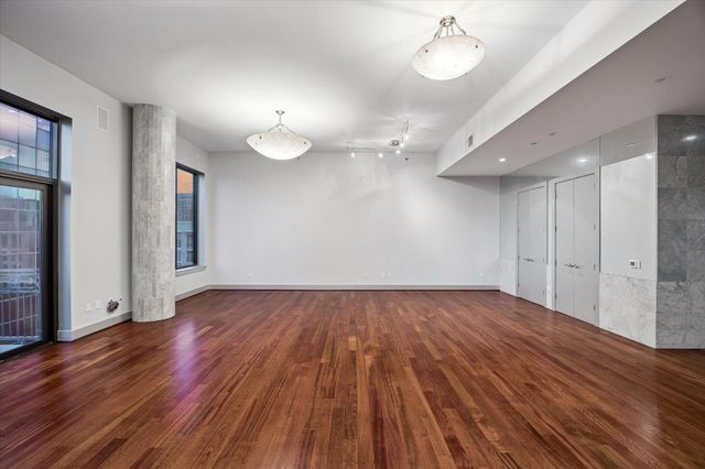 5005 Hidalgo Street 807, Houston, TX 77056