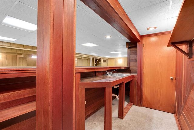 16560 Greenwood Avenue, South Holland, IL 60473