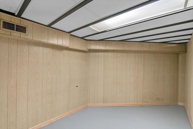 16560 Greenwood Avenue, South Holland, IL 60473