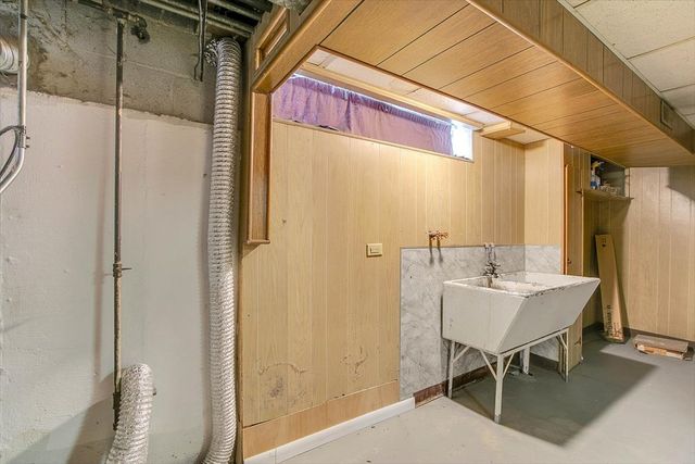 16560 Greenwood Avenue, South Holland, IL 60473