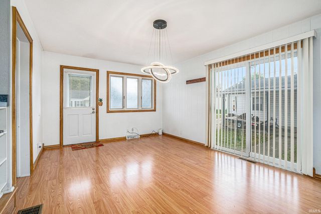 125 E Omer Avenue, Mishawaka, IN 46545