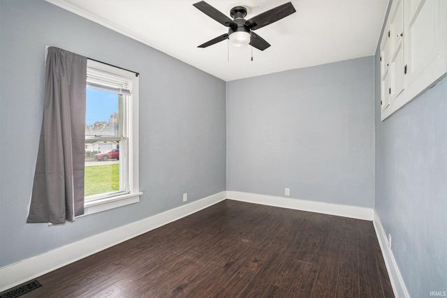 125 E Omer Avenue, Mishawaka, IN 46545