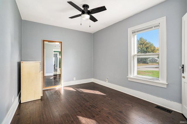 125 E Omer Avenue, Mishawaka, IN 46545