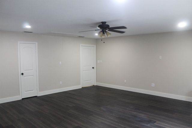 6110 Club Dr, Gilmer, TX 75645