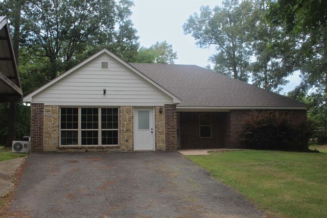 6110 Club Dr, Gilmer, TX 75645