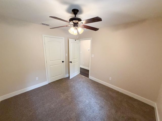 6110 Club Dr, Gilmer, TX 75645