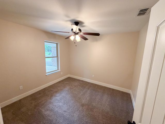 6110 Club Dr, Gilmer, TX 75645