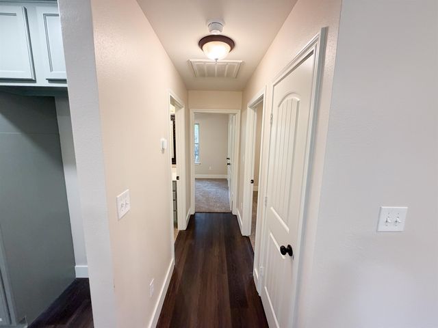 6110 Club Dr, Gilmer, TX 75645