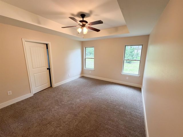 6110 Club Dr, Gilmer, TX 75645
