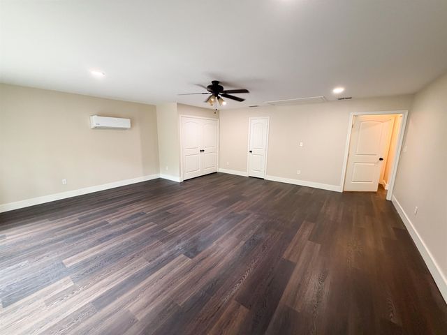 6110 Club Dr, Gilmer, TX 75645
