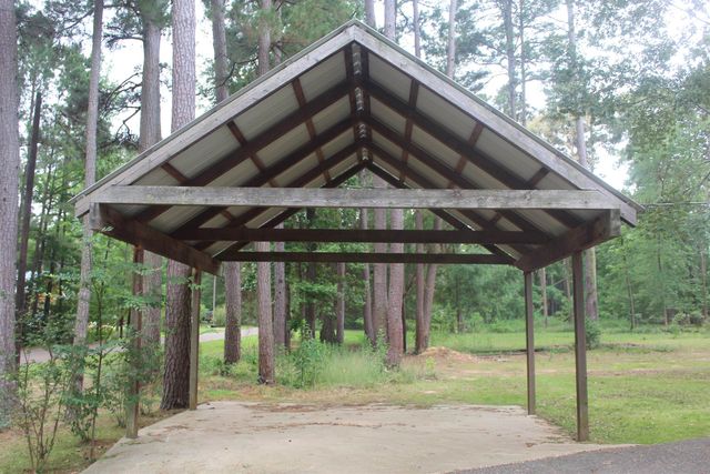6110 Club Dr, Gilmer, TX 75645