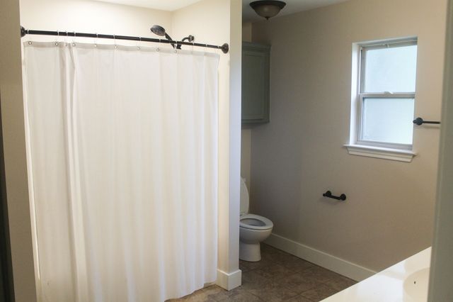 6110 Club Dr, Gilmer, TX 75645