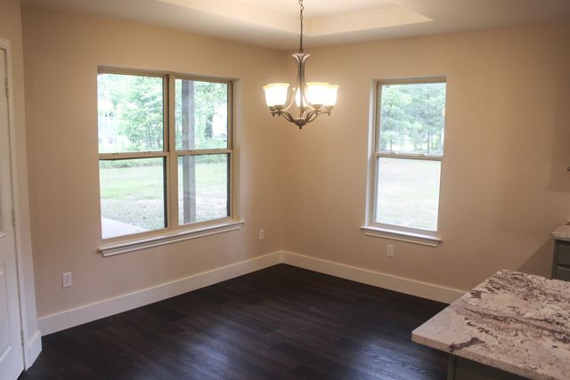 6110 Club Dr, Gilmer, TX 75645
