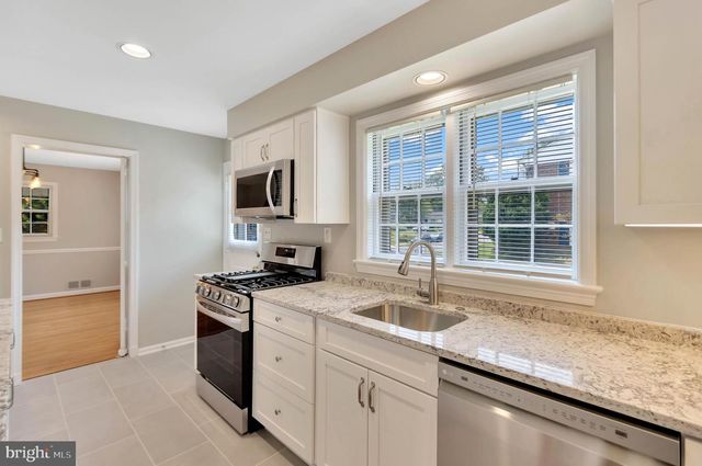 970 N QUINTANA ST, Arlington, VA 22205