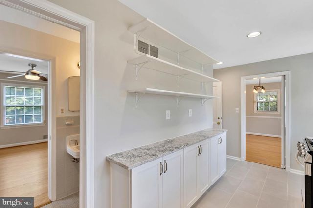 970 N QUINTANA ST, Arlington, VA 22205