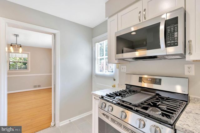 970 N QUINTANA ST, Arlington, VA 22205