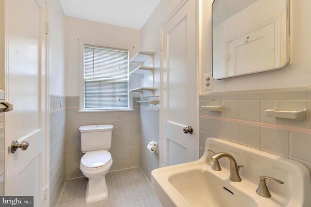 970 N QUINTANA ST, Arlington, VA 22205
