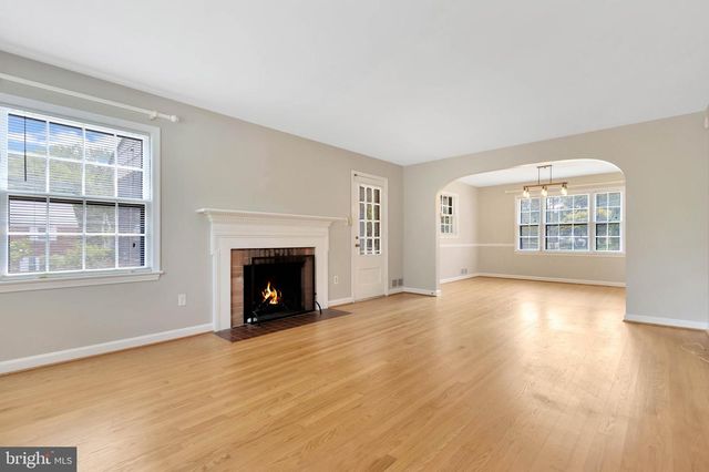 970 N QUINTANA ST, Arlington, VA 22205