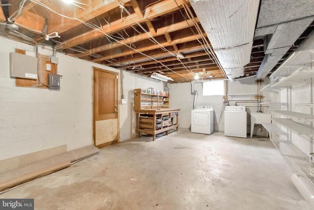 970 N QUINTANA ST, Arlington, VA 22205