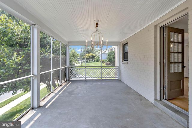 970 N QUINTANA ST, Arlington, VA 22205