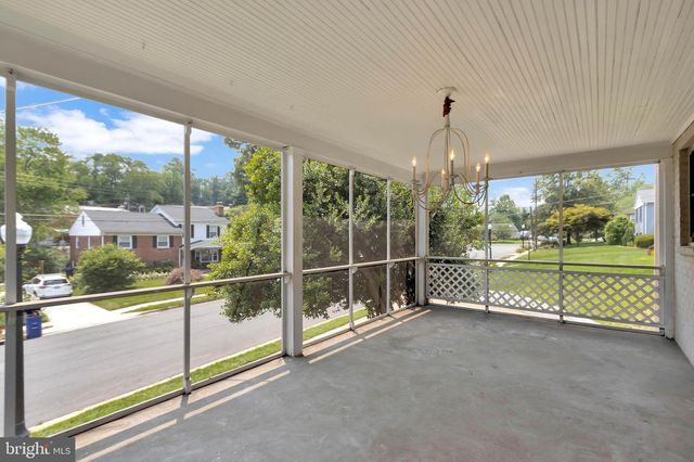 970 N QUINTANA ST, Arlington, VA 22205