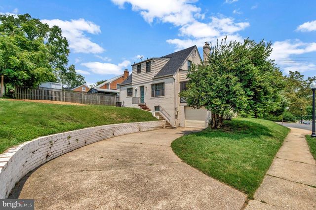 970 N QUINTANA ST, Arlington, VA 22205