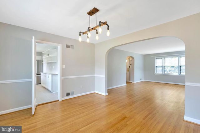 970 N QUINTANA ST, Arlington, VA 22205
