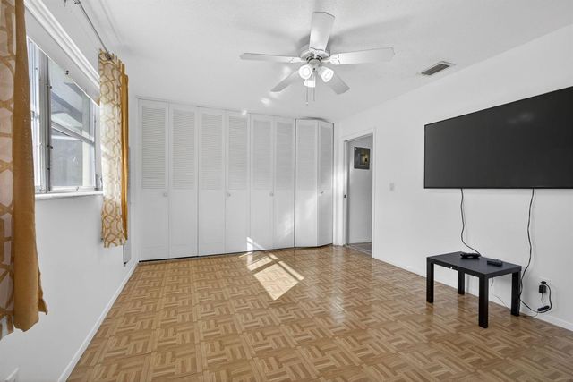 2833 Crosley Drive W C, West Palm Beach, FL 33415