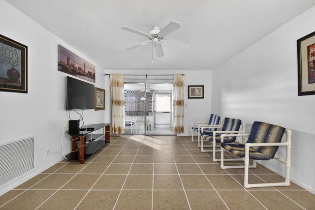 2833 Crosley Drive W C, West Palm Beach, FL 33415