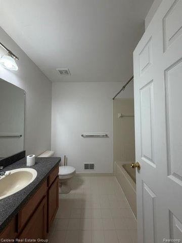 14211 CHESAPEAKE Circle, Commerce Charter Township, MI 48390
