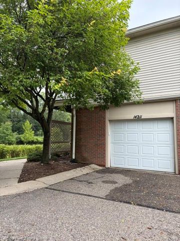 14211 CHESAPEAKE Circle, Commerce Charter Township, MI 48390