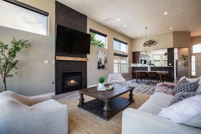 11201 Spyglass Hill Lane NE, Albuquerque, NM 87111
