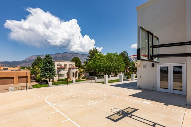 11201 Spyglass Hill Lane NE, Albuquerque, NM 87111