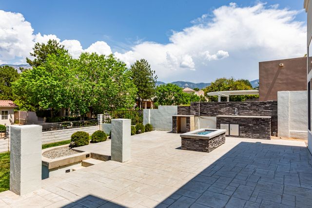 11201 Spyglass Hill Lane NE, Albuquerque, NM 87111