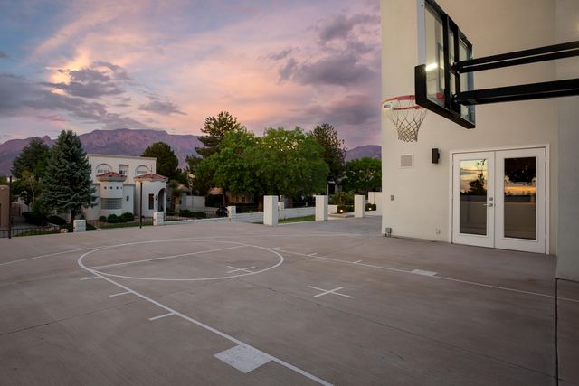 11201 Spyglass Hill Lane NE, Albuquerque, NM 87111