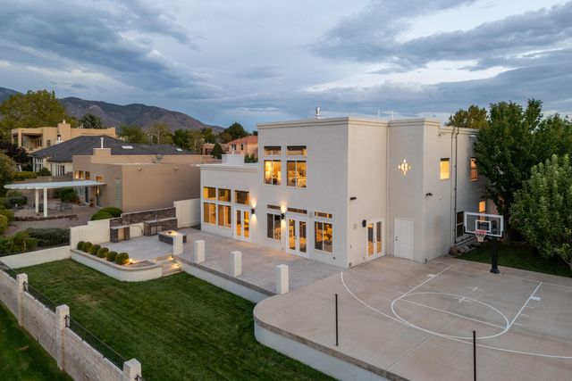 11201 Spyglass Hill Lane NE, Albuquerque, NM 87111