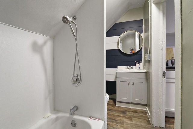 5619 14th AVENUE, Kenosha, WI 53140