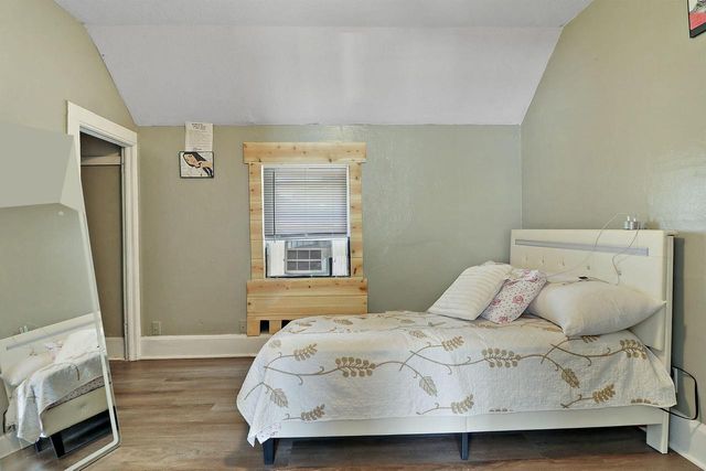 5619 14th AVENUE, Kenosha, WI 53140