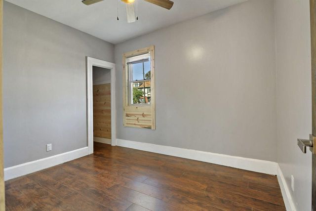 5619 14th AVENUE, Kenosha, WI 53140