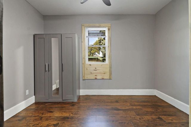 5619 14th AVENUE, Kenosha, WI 53140