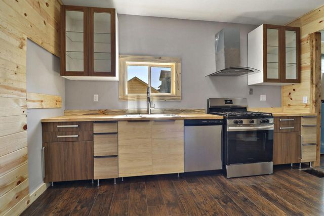 5619 14th AVENUE, Kenosha, WI 53140