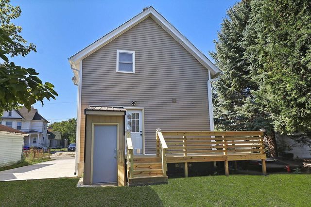 5619 14th AVENUE, Kenosha, WI 53140