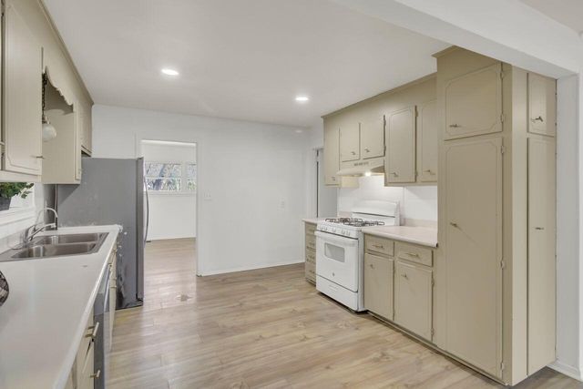 5809 Stewart Street, Hanahan, SC 29410